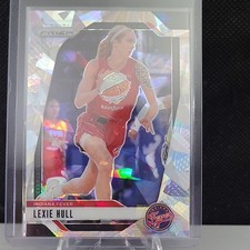 Panini 2024 WNBA Prizm Lexie Hull Prizm Parallel Indiana Fever #16
