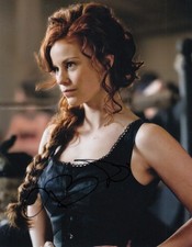 SMALLVILLE HAND Signed Cassidy Freeman 10x8 Photo SEE VIDEO PROOF [19590]