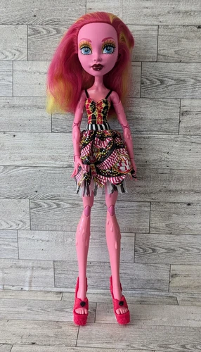 Monster High Freak Du Chic Gooliope Jellington Frightfully Tall Doll 18”