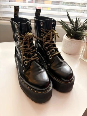 Dr. Martens Jadon Max