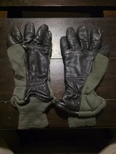US Military Cold Weather Intermediate Flyers Gloves Winter Size 9 Used