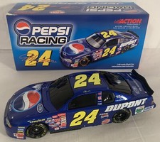 2001 Action 1:24 Jeff Gordon Dupont/PEPSI Monte Carlo Stock Car Bank/1,644 MIB