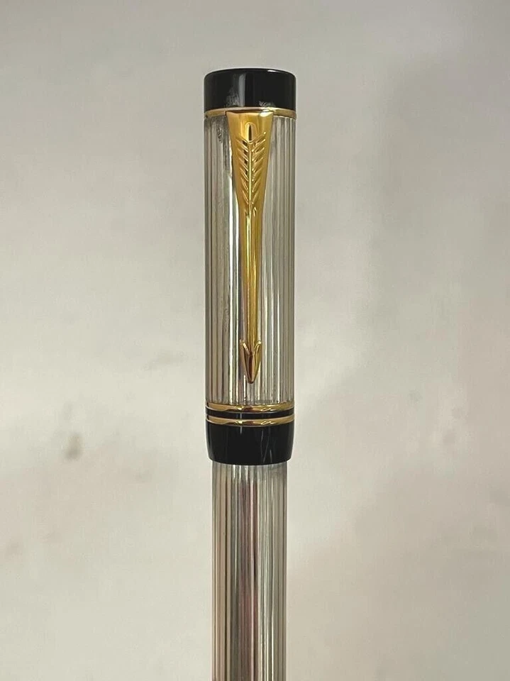 Bolígrafo Parker Doble Plegable Plata de Ley y Oro Borde Nuevo en Caja de Madera Foto 3 de 4