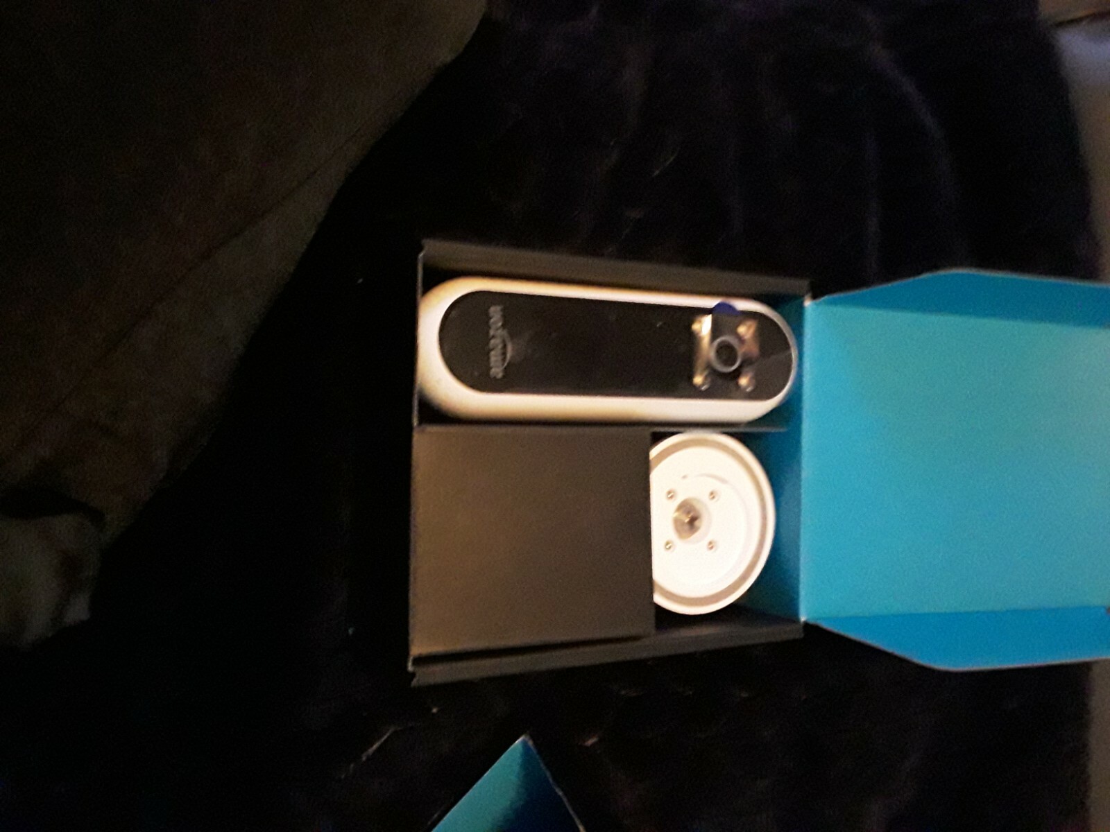 White.&nbsp; Amazon.&nbsp; Ecko Look.&nbsp; Hands free video and secrity
