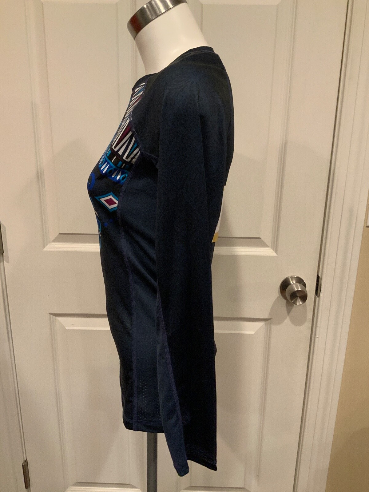 Athleta Gray Geometric Aztec Patterned Long Sleev… - image 4