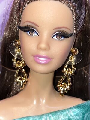 Barbie Red Carper Green Dress – Black Label 2013 – Mattel BCP88, Poupée Collection NRFB