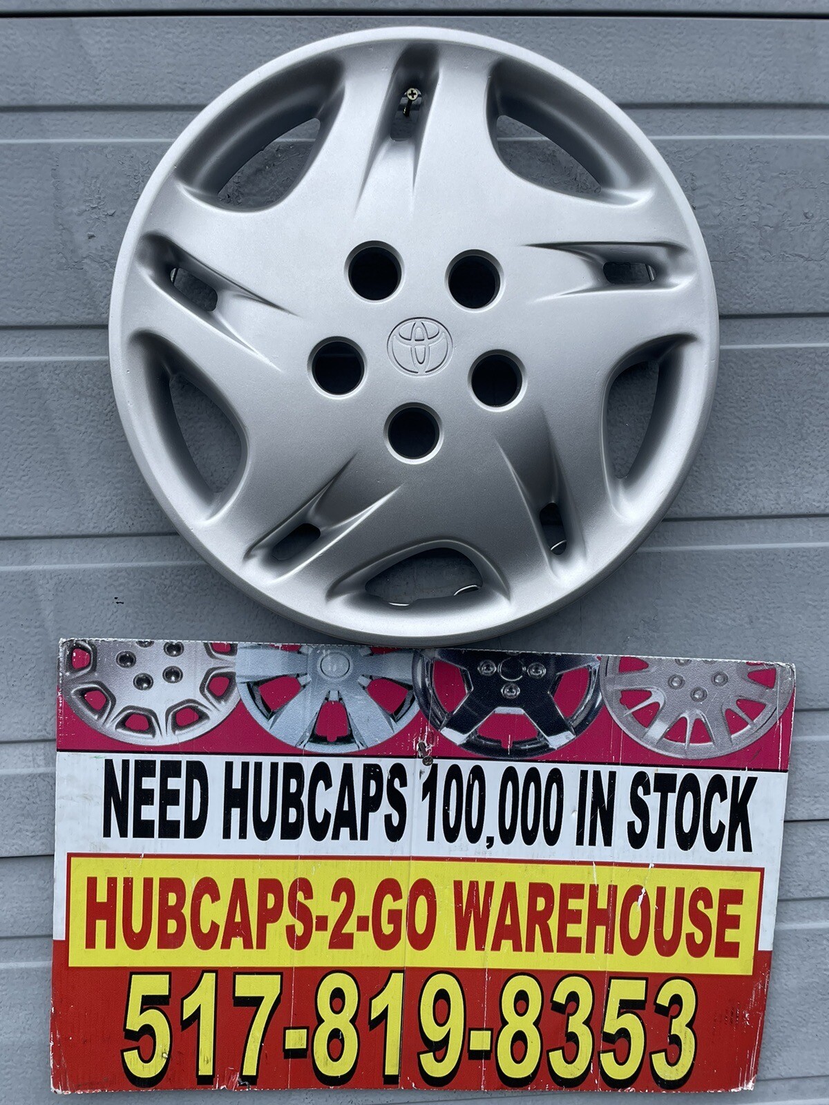 20012003 Toyota Sienna Hubcap Oem 15” 1 cap Refurbished 61112 42621