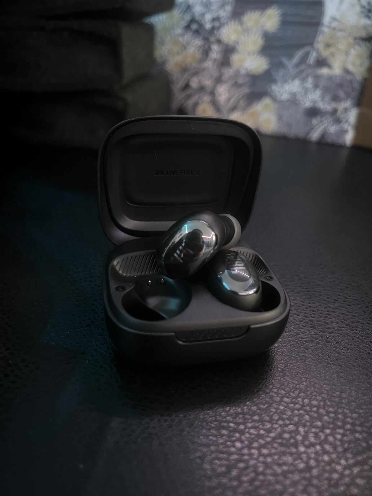 JBL Live Free 2 Wireless Earbuds in Black – Noise Cancelling & Bass Boost