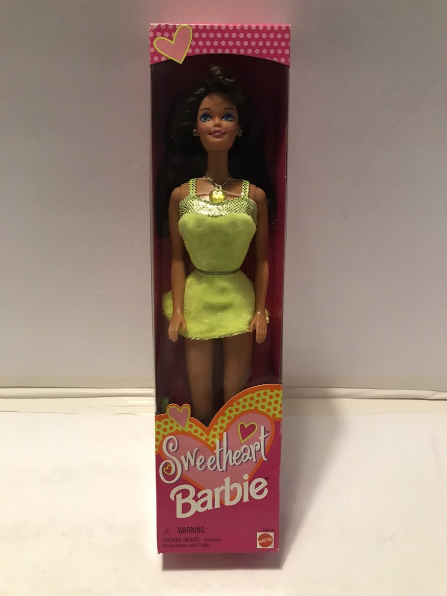 HLD VTG 1997 Mattel 18610 Sweetheart Barbie Valentines Love