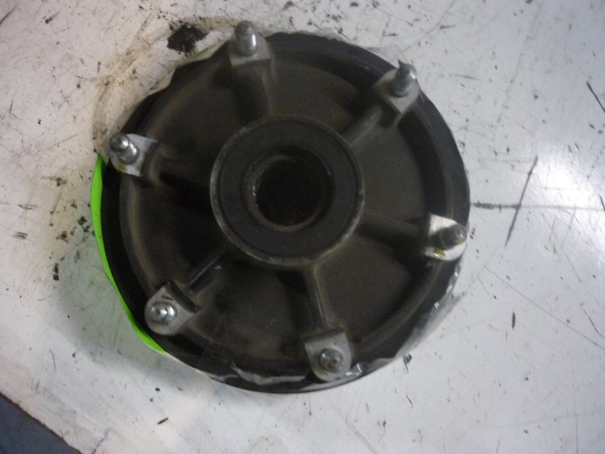 KAWASAKI 84 85 86 ZX900A NINJA SPROCKET CARRIER REAR WHEEL HUB OEM