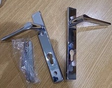 Rosso Maniglie Draco Door Handle Euro Lock on Narrow Backplate. Polished Chrome 