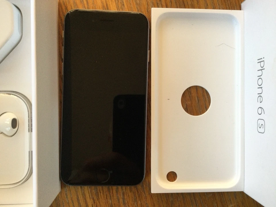 I Phone 6s 32 G Looks New Unused - Image 2 of 4