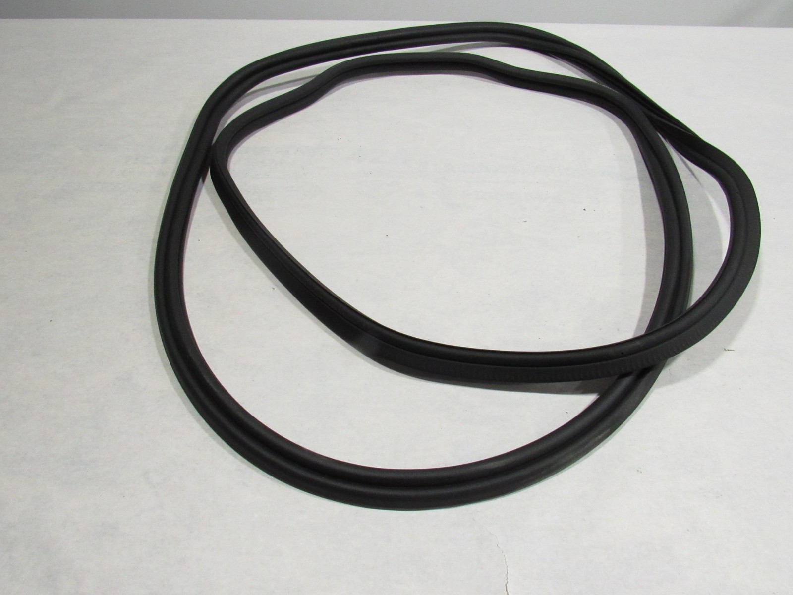 20-23 McLaren GT 2021 Rear Trunk Hatch Lid Weatherstrip Rubber Seal ;:Y