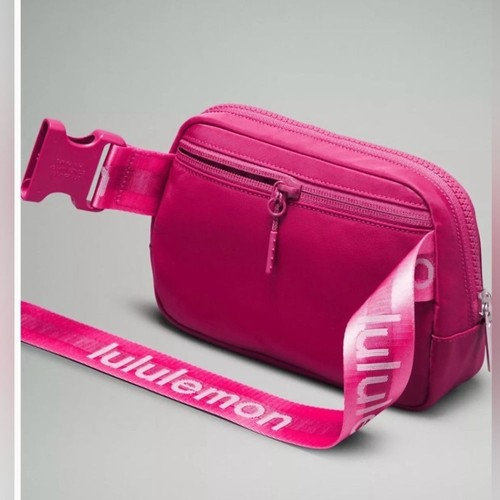 Nuevo con etiquetas Lululemon | Bolso Cinturón Everywhere 1L Marca Logo Hechizo Oro Rosa Unisex - Imagen 4 de 8