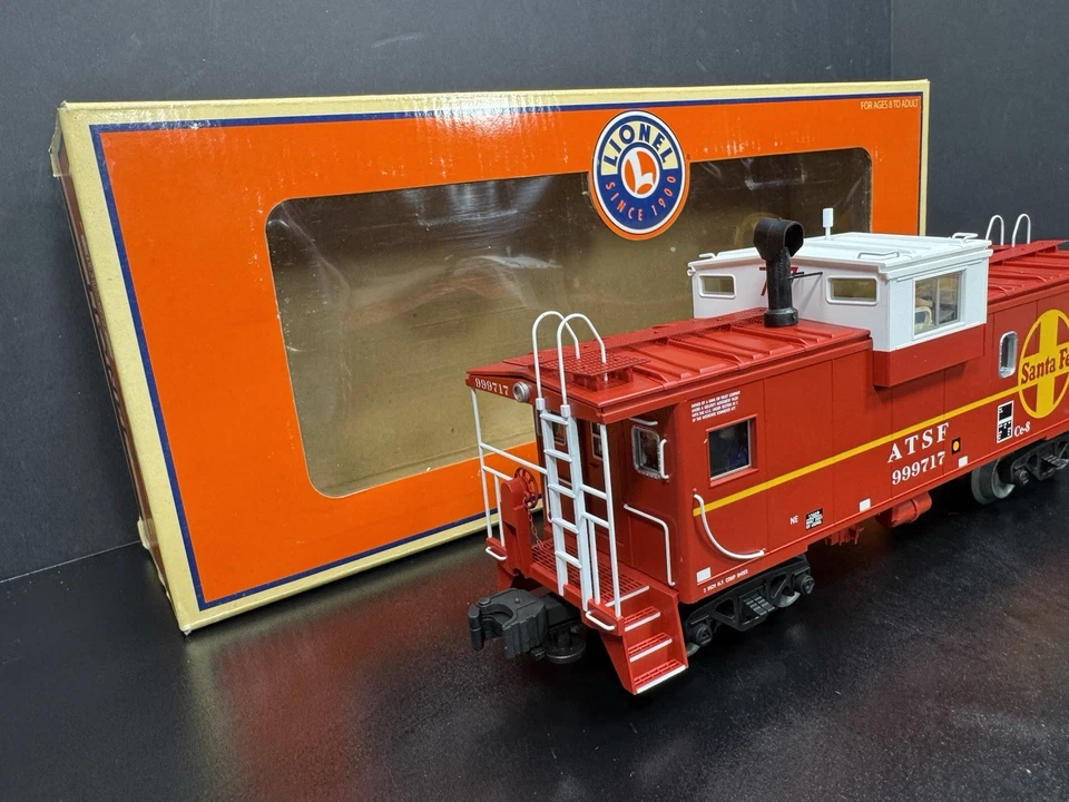 Lionel 6-17629 Santa Fe extended vision smoking caboose #999717 LNIB - Image 2 of 4