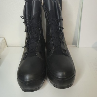 MICKEY MOUSE BUNNY BOOTS BATA 10R Black New A1, Usually  fits size 11  shoe 0534