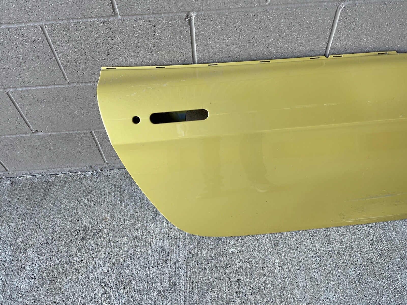 2006 - 2017 ASTON MARTIN VANTAGE V12 / V8 RIGHT SIDE DOOR OEM