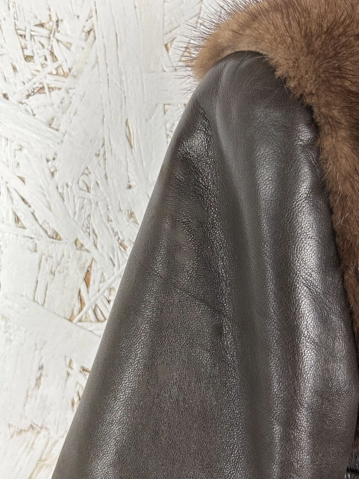 Giacca Gucci marrone pelle pelliccia dettaglio GG cintura pelle taglia 40