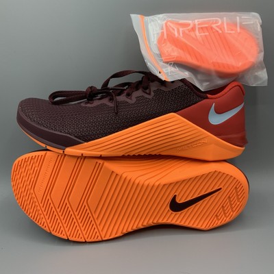 nike metcon maroon