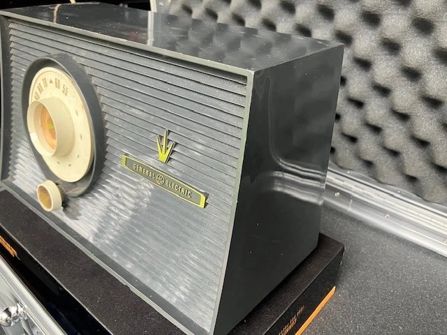 Preços baixos em Rádio GE em Rádios valvulados colecionáveis 1950