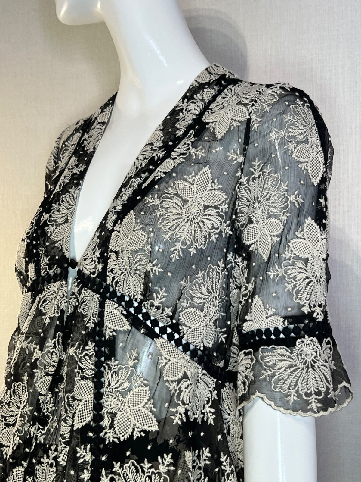 Zimmerman Embroidered  Sheer BLACK Silk & Cotton Lace Blouse Size 6 , NWOT image 6