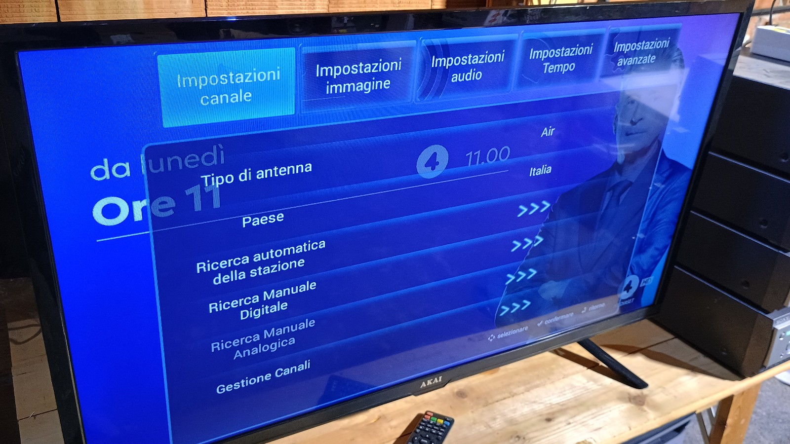 Akai AKTV4023T Smart 40” FULL HD Telecomando incluso