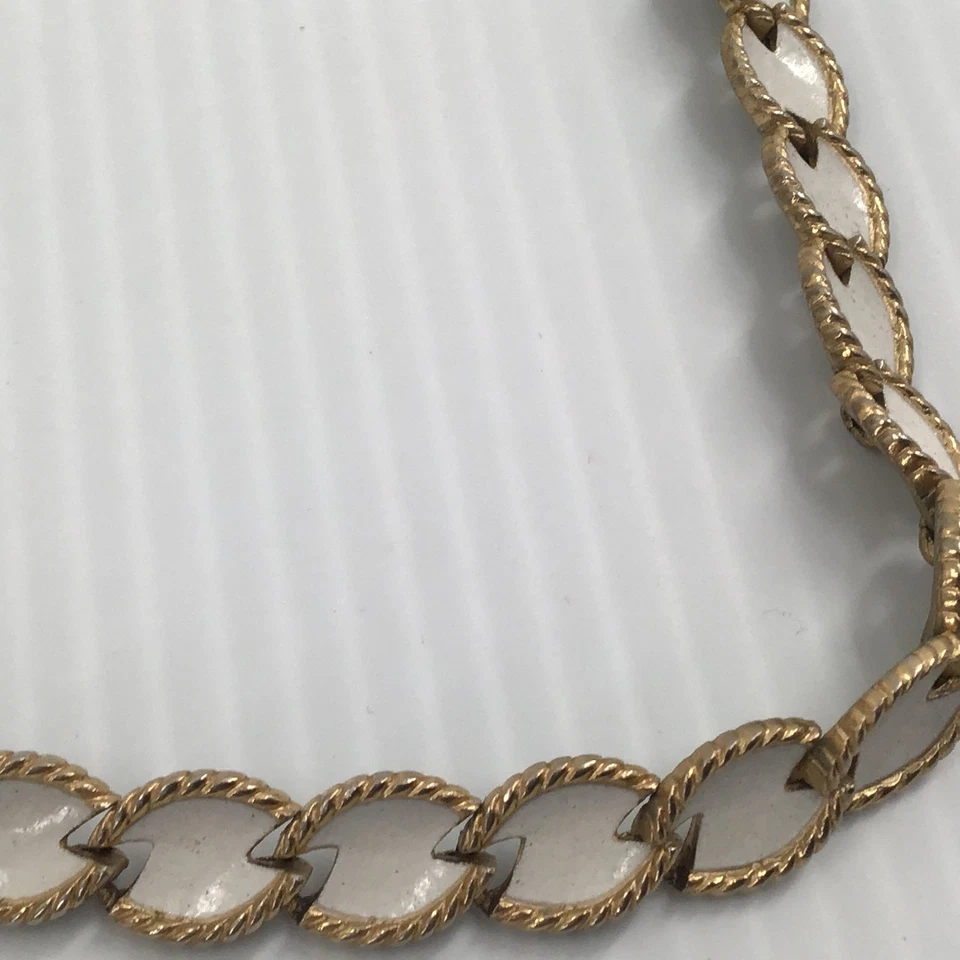 Gargantilla Vintage Collar Trifari Esmalte Blanco Tono Oro 15" Foto 4 de 4