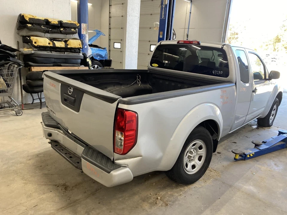 Used Front Left Seat Belt Front fits: 2019 Nissan Frontier bucket driver retract Foto 3 de 4