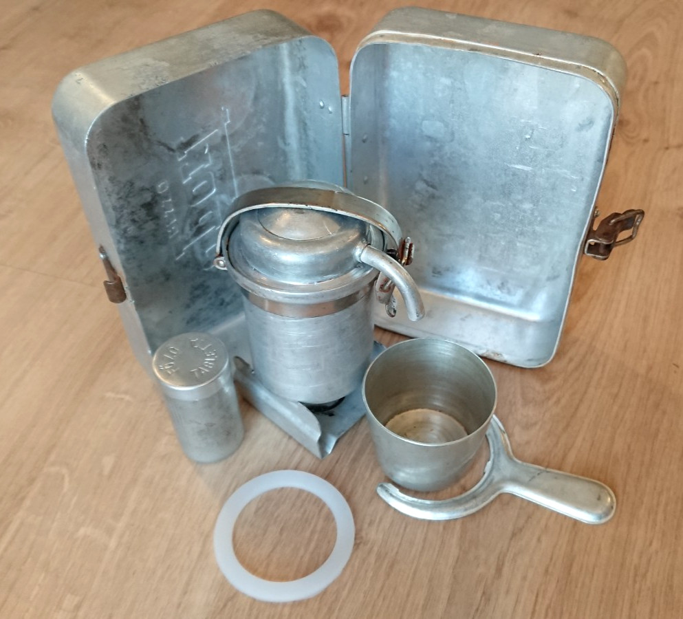 Caf&eacute; Set Hungary