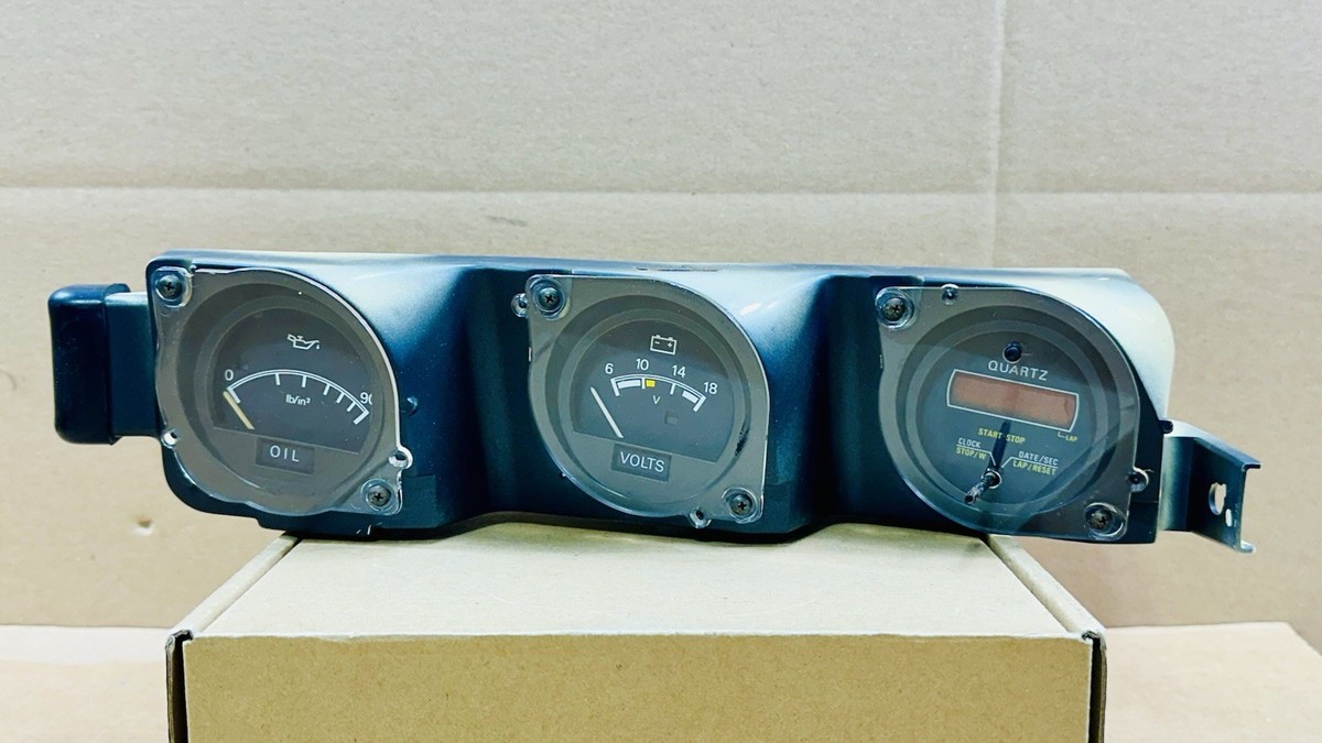 81 82 83 Datsun Nissan 280ZX S130 Non Turbo Center Dash Meter