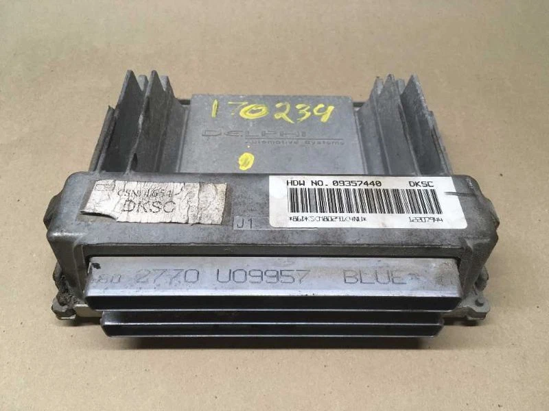 Módulo de control del motor usado (ECM) se adapta a: Chevrolet Camaro 2001 control electrónico Foto 2 de 4