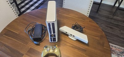 Microsoft Xbox 360 Slim Star Wars Edition 320GB w/ Kinect & Gold Controller