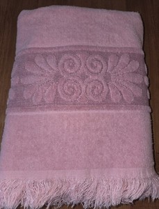 Vintage 1970's Cannon Monticello Pink Santa Cruz Bath Towel