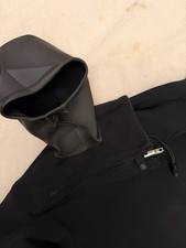 Feral Hooded 543mm wetsuit. SIZE MS - Worn 3x's SUPER WARM FREE SHIPPING USA