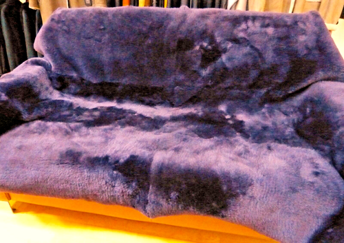 NEU !! "AUBERGINE " LAMM DECKE ECHT PELZ FELLDECKE FELL REAL FUR LAMB BLANKET - Bild 5 von 9