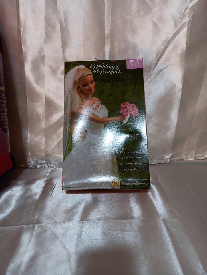 Muñeca Barbie con ramo de boda Mattel 2003 con pastel de boda y caja sellada Foto 4 de 4