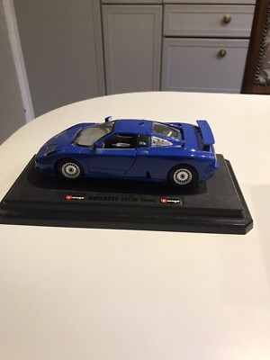 Burago Druckguss Auto im Maßstab 1:24; Bugatti EB 110 1991 - blau - neuwertig