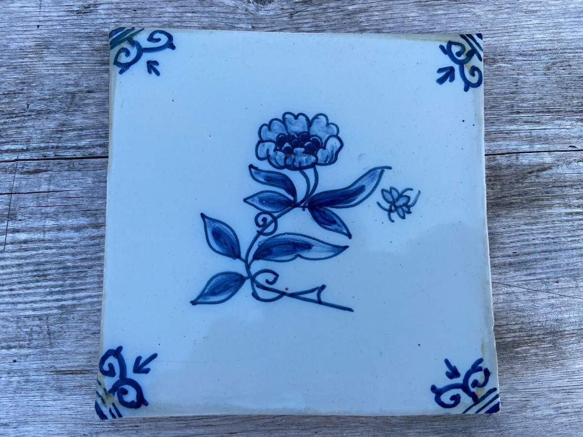 工芸品 Makkum Delft Royal Tichelaar Makkum Delft Blue Lidded Urn c. 1880-1895