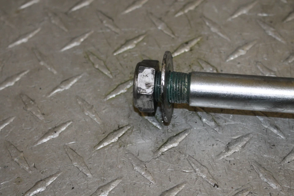 2007 年 YAMAHA ROYAL STAR 1300 XVZ1300 克拉巡回赛豪华后轴后轮轮 RIM PIVOT — 第 2/4 张图片