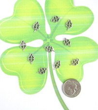 NEW--20 TIBET SILVER "SMALL 4 LEAF CLOVER" CHARMS/PENDANTS-CUTE