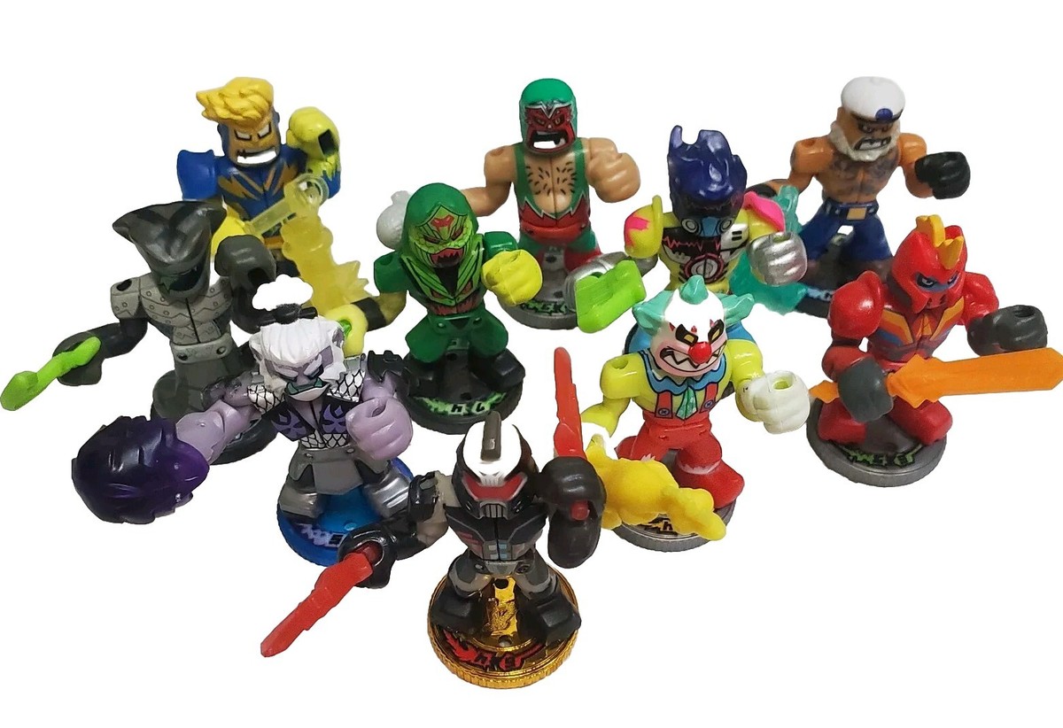 AKEDO アケド　まとめ売り　ステージ付き Amazon.com: Akedo Ultimate Arcade Warriors Starter Pack