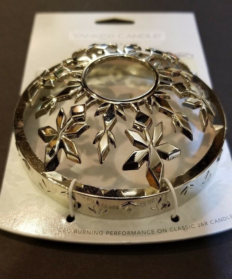 YANKEE CANDLE FROSTY COLLECTION SILVER SNOWFLAKES ILLUMALID JAR CANDLE