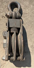 5/8 X 8 INCH DOUBLE SHEAVE SNATCH BLOCK 50,000 Pound Capacity 10884778