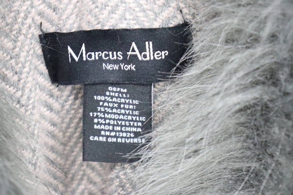 Poncho Suéter Envoltura Marcus Adler Gris y Rosa Cuello Imitación Piel Cuello Manta OS Foto 4 de 4