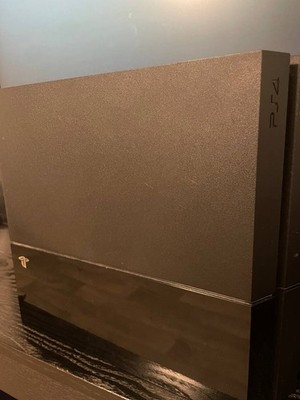 PS 4 Slim 500 g mit zwei nicht originalen Joysticks