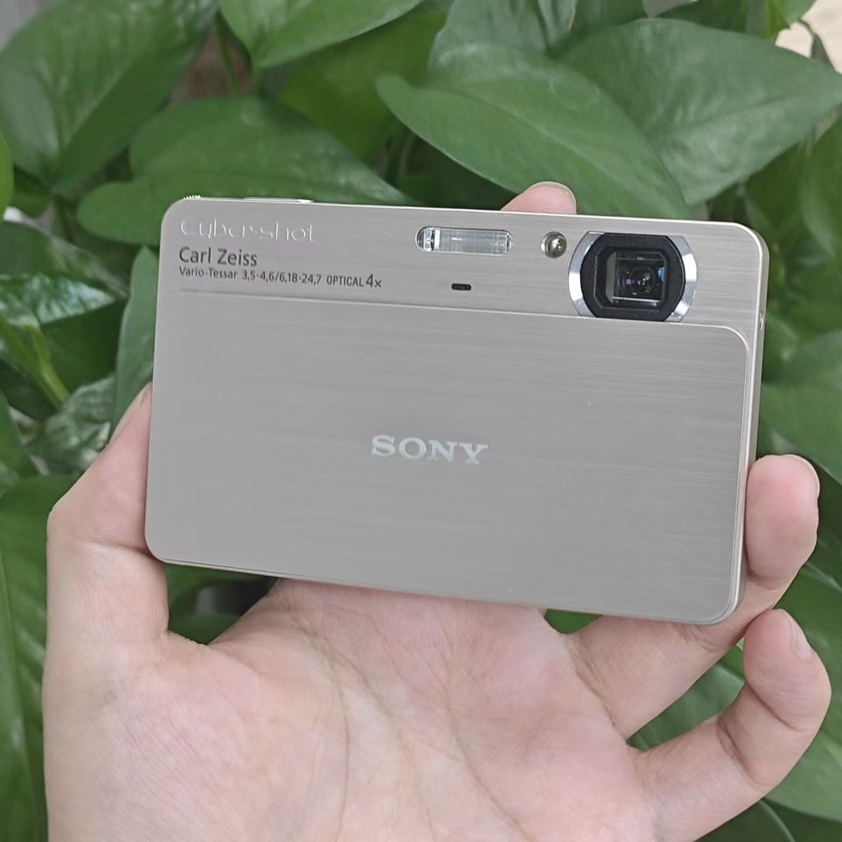 SONY Cyber-shot DSC-T700 10.1MP 4.0x Optical zoom Digital Camera