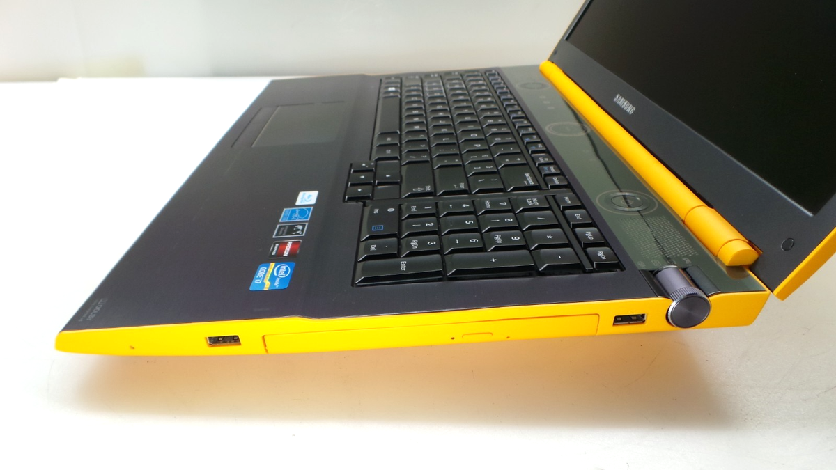 Samsung NP700G7C Gaming Laptop 17