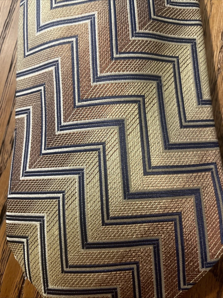 Corbata de seda geométrica tejida Tino Cosma usada en excelente estado para hombre hecha en Italia Foto 3 de 4