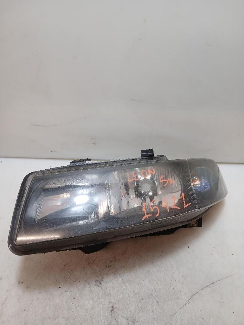 1M1941015 faro fanale sinistro SEAT LEON 1M (12/99-02/06) 1.6 16V 1999 Usato