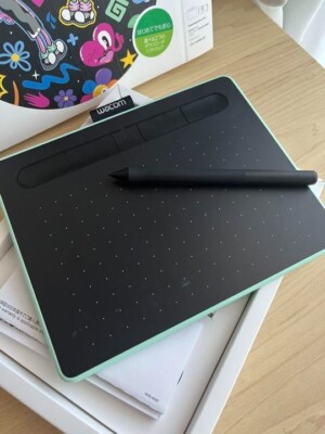 WACOM Intuos Small Pistachio Green CTL-4100WL/E0 Pen Tablet Illustration